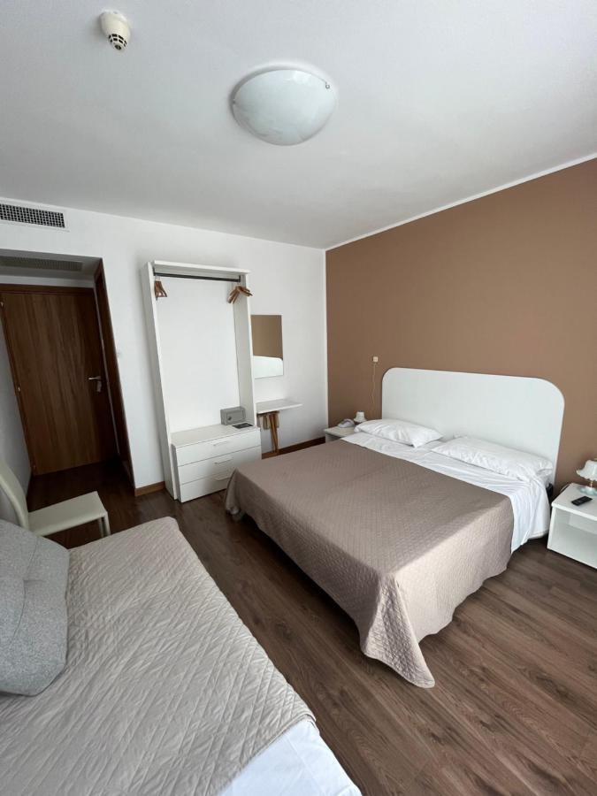 Hotel Playa Бібіоне Екстер'єр фото